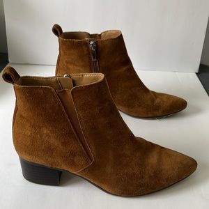 Womens Franco Sarto size 8 chestnut brown booties.